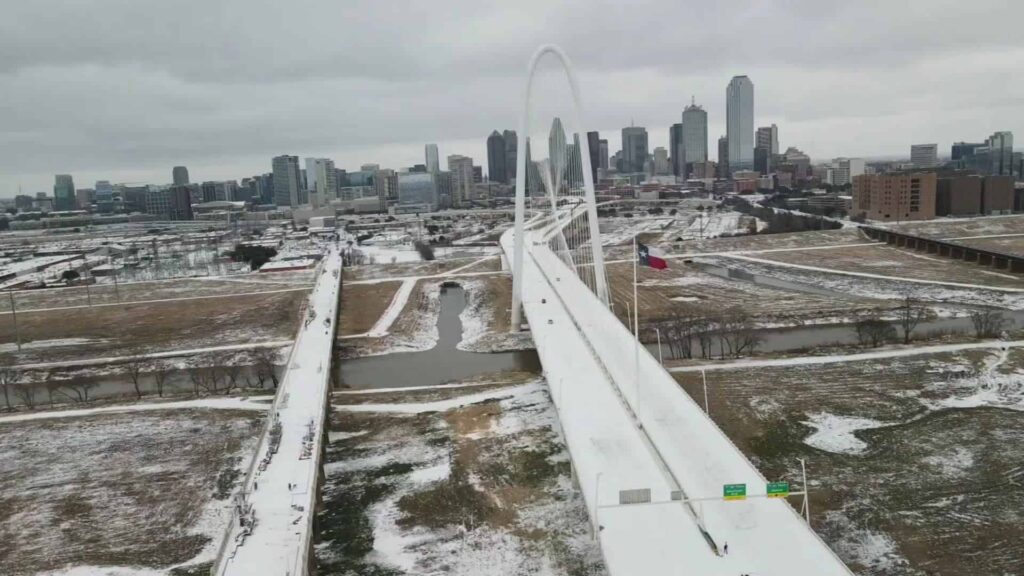 How much snow does Texas have