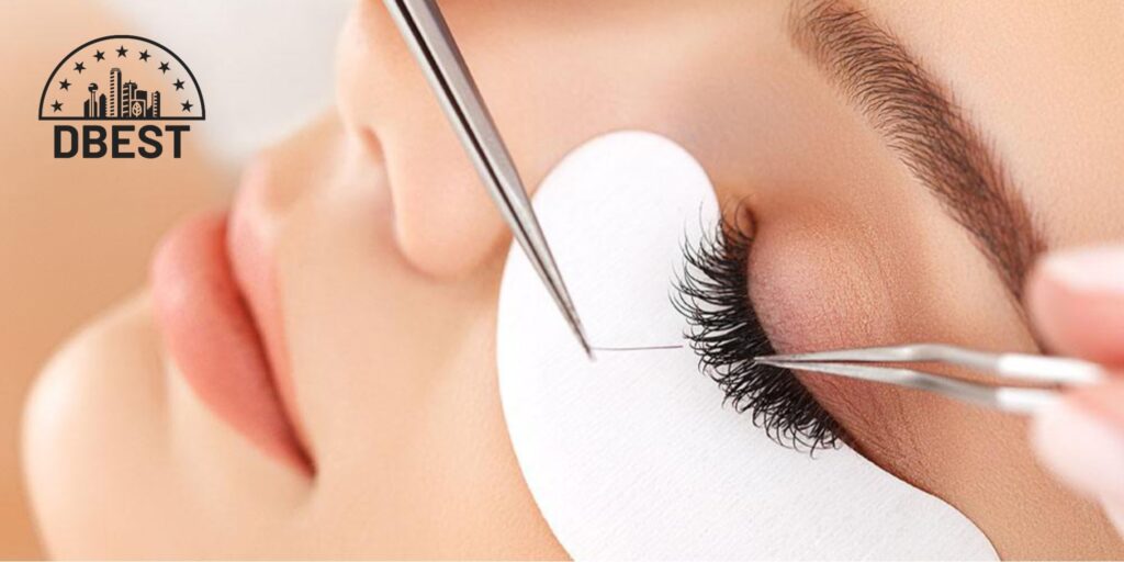 lash-artist-working